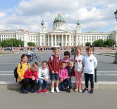 Петербург для школьников: как устроить живой, безопасный и содержательный тур