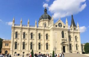 Авиньон: папский дворец и театральный фестиваль