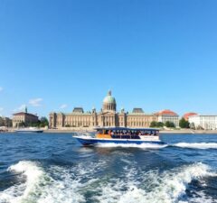 Петербург с воды: как превратить обычную прогулку на катере в запоминающееся путешествие